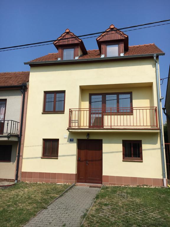 Vinný Sklep Monty Velké Bílovice Exterior foto